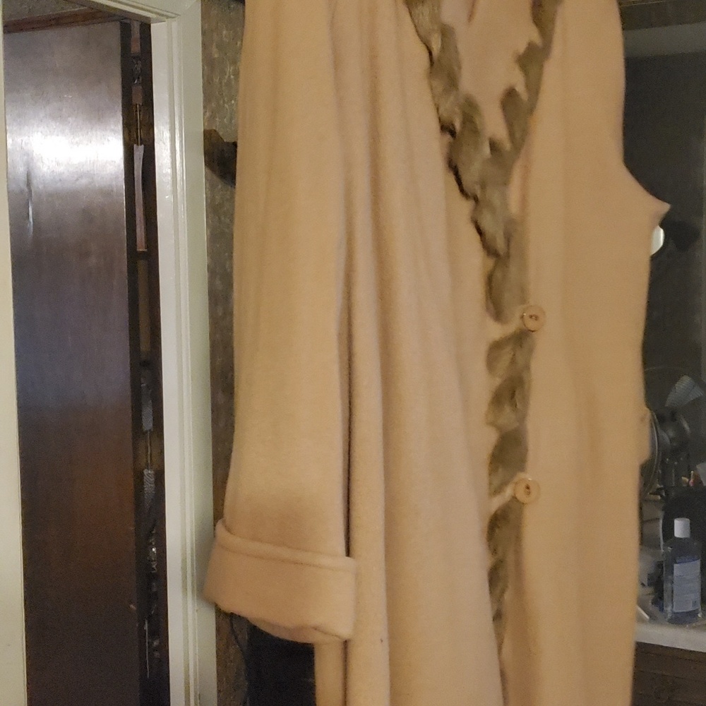 Coat - Picture 6 of 6